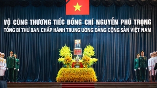 Lãnh đạo Đảng, Nhà nước viếng Tổng Bí thư Nguyễn Phú Trọng