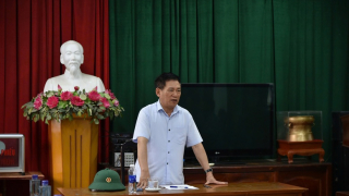 Phó Thủ tướng Hồ Đức Phớc chỉ đạo công tác cứu hộ, cứu nạn về vụ sập cầu Phong Châu, Phú Thọ