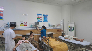 Lào Cai: Dừng hoạt động bếp ăn sau khi gần 50 học sinh nhập viện do ngộ độc