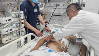 Hà Nội: Cứu sống nam bệnh nhân 54 tuổi bị thủng tim do tai nạn ngã từ tầng 3 xuống đất