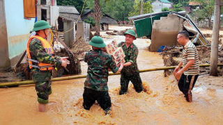 Xuất cấp trang thiết bị, hóa chất khử khuẩn hỗ trợ khắc phục hậu quả bão lũ