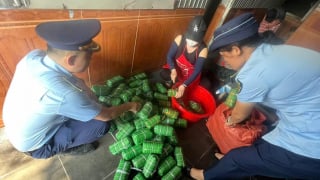 Nghệ An: Phát hiện gần 1 tấn thực phẩm bẩn, không rõ xuất xứ