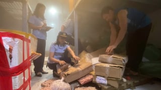 Quảng Ninh: Thu giữ hơn 2 tấn thực phẩm không rõ nguồn gốc tại TP. Cẩm Phả