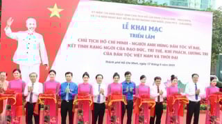 Khai mạc triển lãm nhân kỷ niệm 135 năm Ngày sinh Chủ tịch Hồ Chí Minh (19/5/1890-19/5/2025)