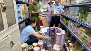 Nghệ An: Tạm giữ gần 200 sản phẩm sữa bột dành cho trẻ em là thực phẩm nhập lậu