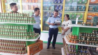 Phú Thọ: Hơn 23.000 lọ yến chưng nghi không đạt chất lượng bị tạm giữ