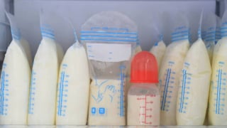 Hướng dẫn trữ và rã đông sữa cho mẹ bỉm an toàn và hiệu quả