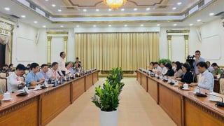 Thứ trưởng Thường trực Phạm Ngọc Thưởng kiểm tra kỳ thi tốt nghiệp THPT tại TP. Hồ Chí Minh