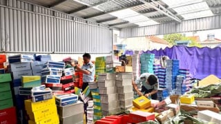 Ninh Bình: Tạm giữ hàng nghìn sản phẩm giầy dép, quần áo trẻ em nhập lậu, không rõ nguồn gốc, xuất xứ