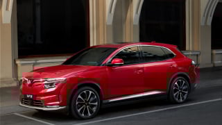 VinFast VF 8: SUV 5 chỗ vượt kì vọng cho gia đình Việt