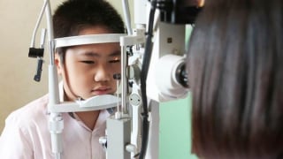 9 bí quyết chăm sóc mắt đúng cách giúp sĩ tử thi cử tự tin, hiệu quả