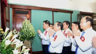 Lễ báo công dâng Bác nhân kỷ niệm 100 năm Ngày Báo chí Cách mạng Việt Nam