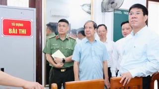 Bộ trưởng Bộ Giáo dục và Đào tạo Nguyễn Kim Sơn kiểm tra Kỳ thi tốt nghiệp THPT tại Thái Bình