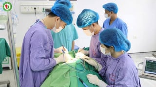 Phú Thọ: TTYT khu vực Thanh Ba phẫu thuật cắt toàn bộ tuyến giáo bướu nhân hai thuỳ tuyến giáp
