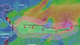 Siêu bão Goni giảm cấp khi vào Biển Đông, Đà Nẵng - Quảng Ngãi mưa lớn