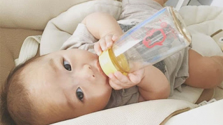 Bé không chịu bú bình, mẹ hãy thử ngay những mẹo này