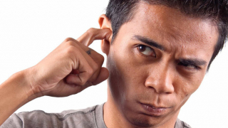 Thói quen triệu người hay làm rất dễ gây điếc tai