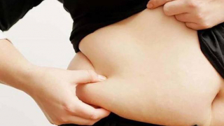 Vì sao phụ nữ U40 bắt đầu tăng cân phi mã?