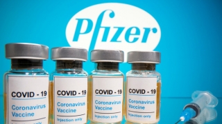 Vắc-xin COVID-19 hiệu quả 95% của Pfizer chính thức được phê duyệt, triển khai chủng ngừa từ tuần sau!