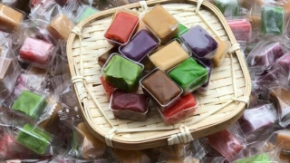 Kẹo dừa 7 vị đủ màu sắc: Lạ miệng, khách đặt mua 'cháy hàng'