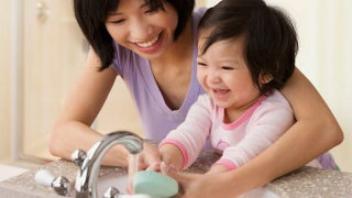 Những mẹo chăm sóc trẻ để 'mùa đông không ốm'