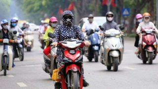 Nguy cơ mất an toàn giao thông từ áo chống nắng
