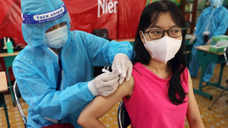Hà Nội: Triển khai tiêm phòng và phân bổ vaccine COVID-19 theo từng quận, huyện