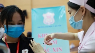 Hà Nội: Một số quận, huyện đã hoàn thành tiêm mũi 1 vaccine phòng COVID-19