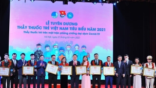 Vinh danh 10 thầy thuốc trẻ Việt Nam tiêu biểu năm 2021