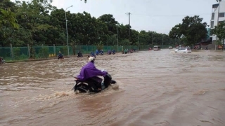 Chùm ảnh Hà Nội ngập sâu sau một đêm mưa lớn