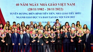 Tuyên dương các điển hình tiên tiến, nhà giáo tiêu biểu ngành Giáo dục và Đào tạo Hà Nội năm 2022