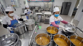 Nghệ An tăng cường công tác đảm bảo an toàn thực phẩm tại bếp ăn tập thể
