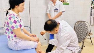Thanh Hóa: Hơn 100 người dân được khám và tư vấn bệnh lý cột sống miễn phí