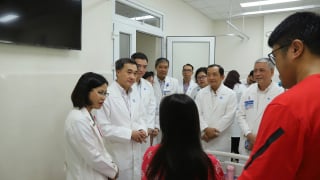 Sản phụ Singapore được chuyển viện an toàn, tiếp tục điều trị tại Bệnh viện Sản Nhi Singapore