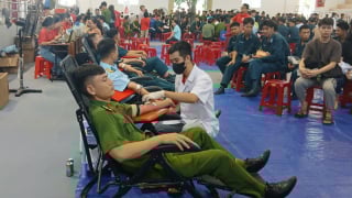 Hơn 600 người ở Khánh Hòa nô nức đi hiến máu tình nguyện