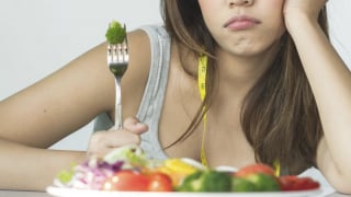 Tác hại khi áp dụng chế độ ăn giảm cân không đúng cách
