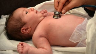 Triệu chứng viêm phổi ở trẻ sơ sinh: Cần nhận biết sớm để tránh nguy hiểm