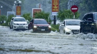 Bão Wipha: Tỉnh Thanh Hóa, Ninh Bình chìm trong mưa lớn