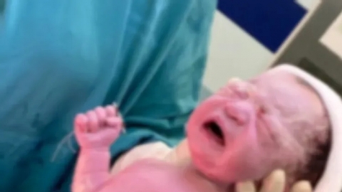 Phú Thọ: Hai em bé chào đời với vòng tránh thai của mẹ