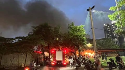 Hà Nội: Xảy ra vụ cháy lớn tại quán ăn ở Cầu Giấy