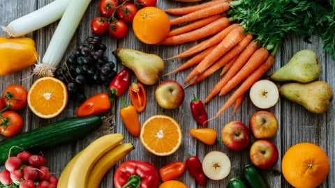 18 thực phẩm lợi tiểu giúp giảm đầy hơi