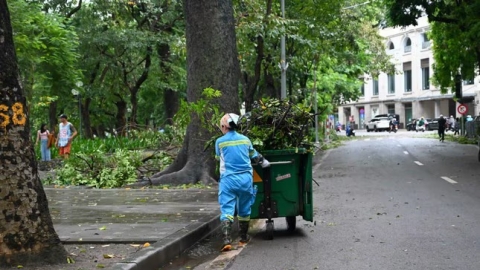 Hà Nội xử lý, khắc phục và đảm bảo công tác thu gom vận chuyển, xử lý rác sau cơn bão số 3