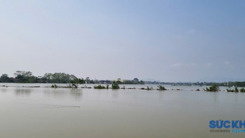 Hà Nội: Huyện Chương Mỹ chìm sâu trong biển nước lũ mênh mông suốt nhiều ngày