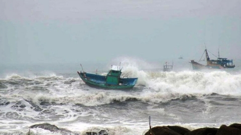 Các tỉnh, thành phố ven biển từ Quảng Ninh đến Kiên Giang chủ động ứng phó với gió mạnh, sóng lớn và mưa dông trên biển