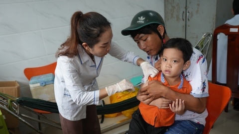 Cà Mau: Tiếp tục triển khai chiến dịch tiêm vaccine sởi - rubella năm 2024