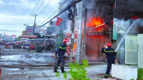 Đồng Nai: Điều tra nguyên nhân vụ cháy làm 1 người tử vong, 3 người bị thương tại Long Khánh