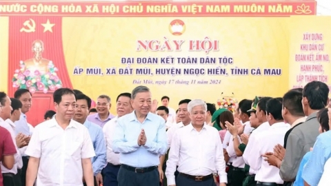 Tổng Bí thư Tô Lâm dự Ngày hội Đại đoàn kết dân tại ấp Mũi, xã Đất Mũi (Cà Mau)