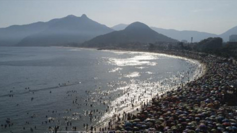 Brazil: Rio de Janeiro hứng chịu nắng nóng kỷ lục giữa mùa lễ hội Carnival