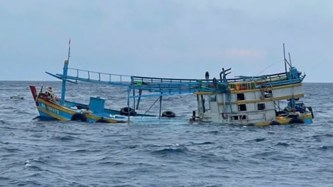 Bà Rịa - Vũng Tàu: 10 ngư dân tàu cá gặp nạn trên biển sau khi va chạm với tàu hàng
