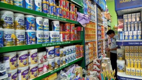 Kon Tum: Tăng cường quản lý, tuyên truyền pháp luật về kinh doanh thực phẩm tại khu vực biên giới